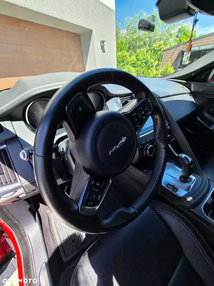 Jaguar E-Pace 2.0 i4P AWD R-Dynamic SE - 14