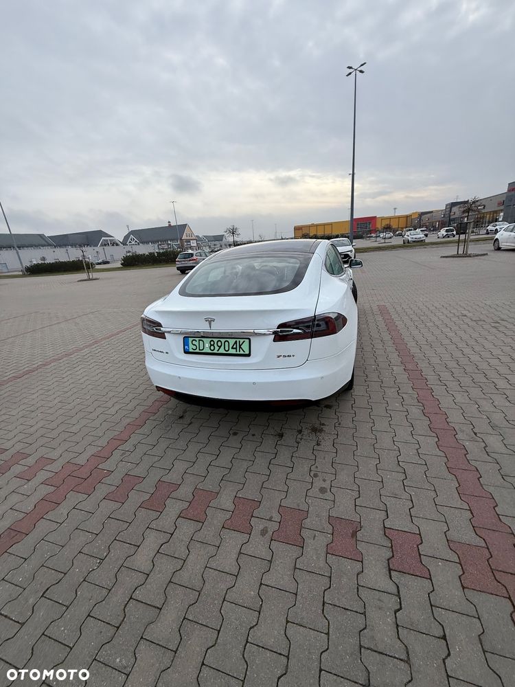 Tesla Model S - 9