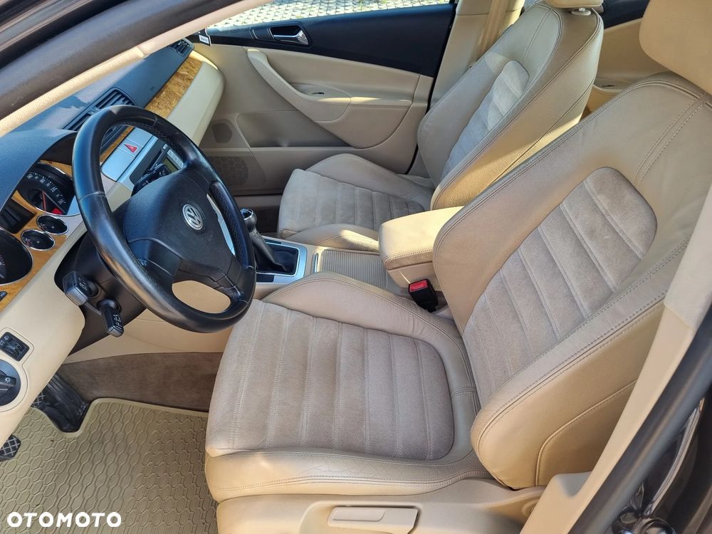 Volkswagen Passat - 14