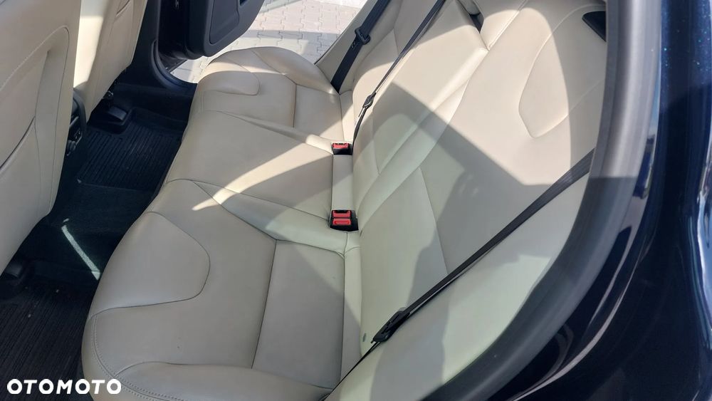 Volvo XC 60 T5 Kinetic - 11