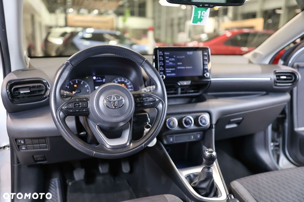 Toyota Yaris 1.5 Comfort - 26