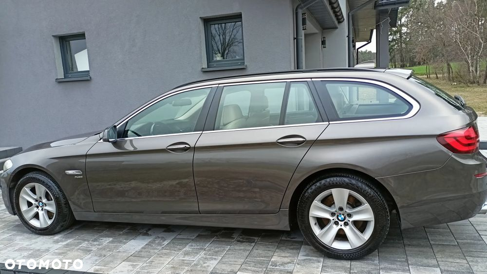 BMW Seria 5 525d xDrive Luxury Line - 18