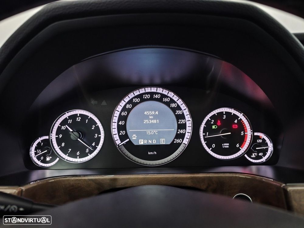 Mercedes-Benz E 250 BlueTEC Elegance Auto. - 22