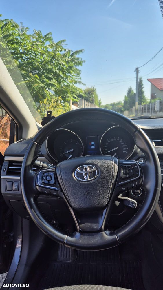 Toyota Avensis 2.0 D-4D Luxury - 9