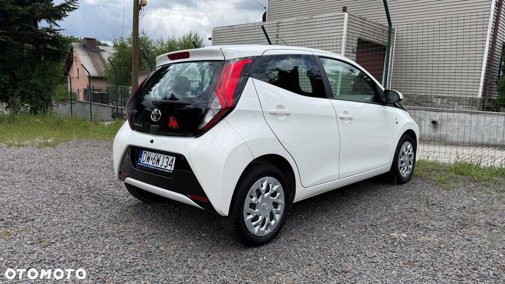 Toyota Aygo x-business - 16