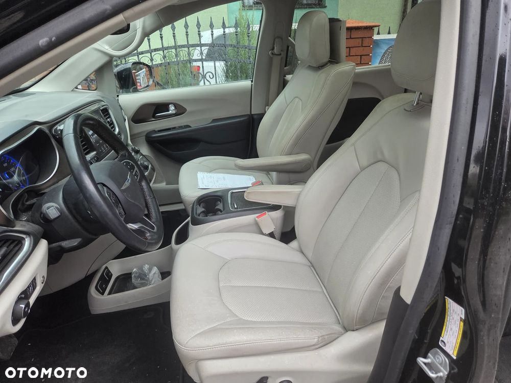 Chrysler Pacifica - 19