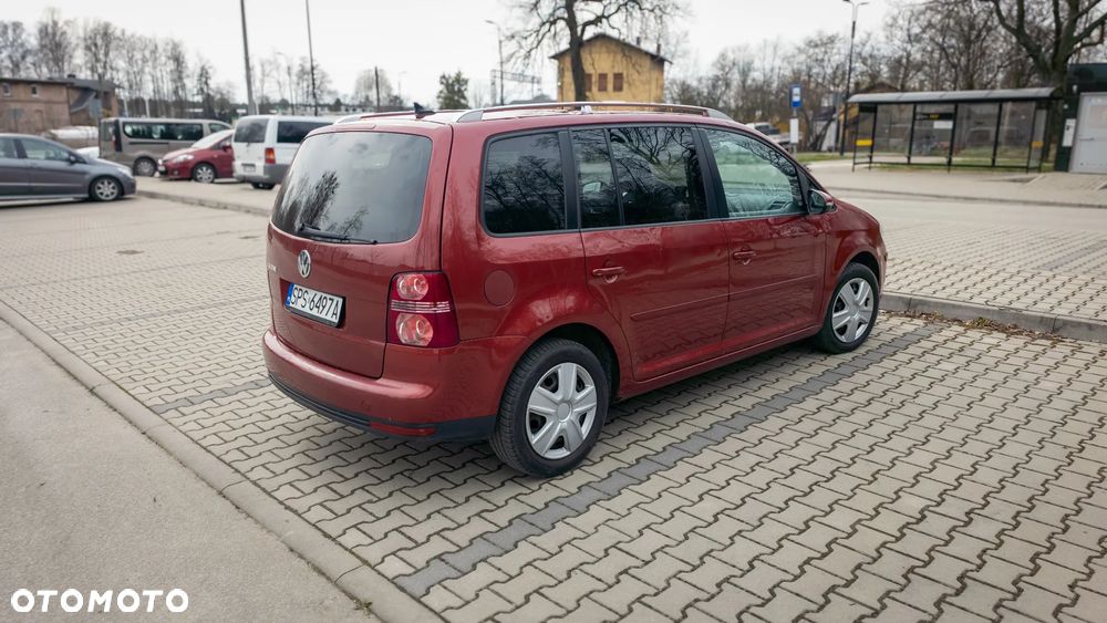 Volkswagen Touran 1.4 TSI DSG Comfortline - 4