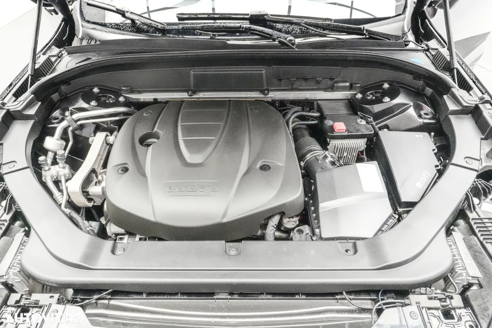 Volvo XC 60 D4 AWD Geartronic Momentum - 25