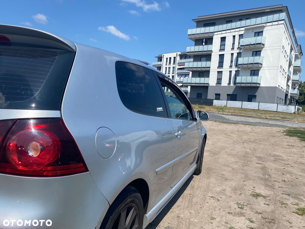 Volkswagen Golf 1.6 FSI Sportline - 4