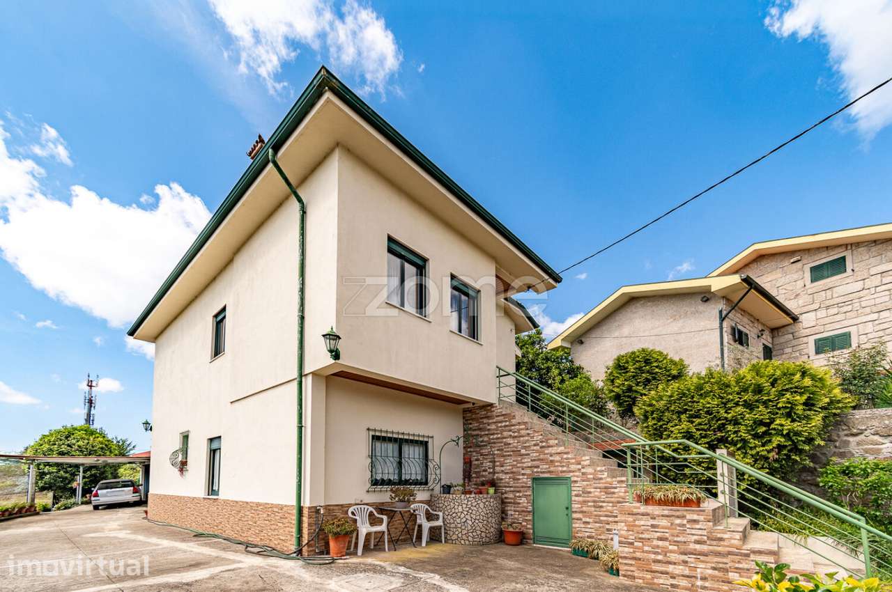 Moradia T4 +1 em Valbom com garagem e terreno de 958m² - Grande imagem: 3/32