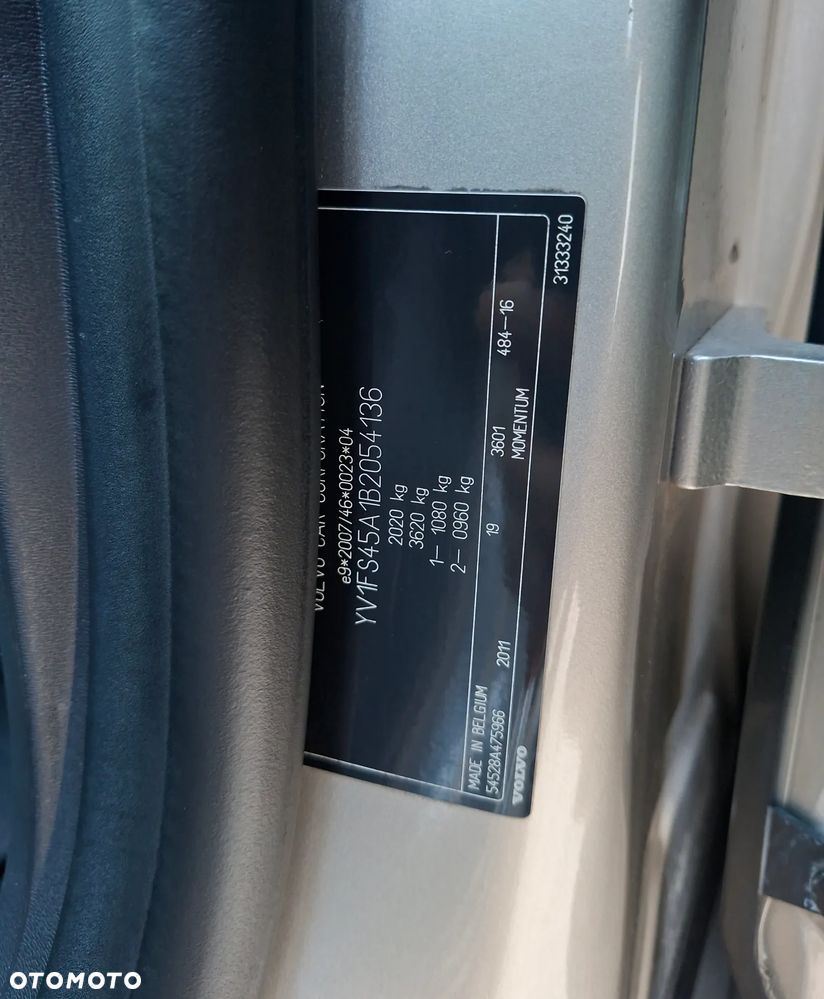 Volvo S60 T3 Momentum - 32