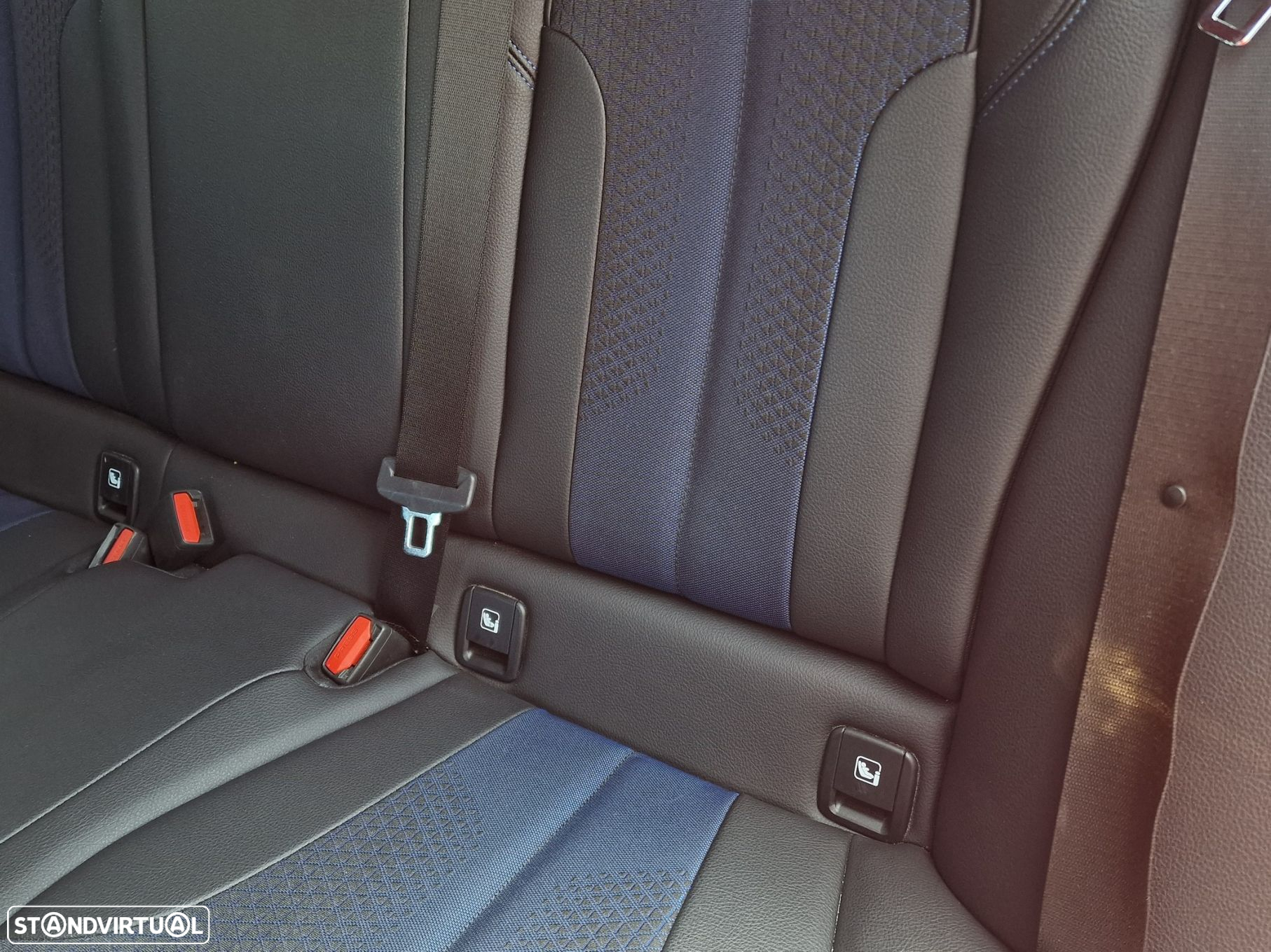 BMW 116 d Pack Desportivo M Auto - 16