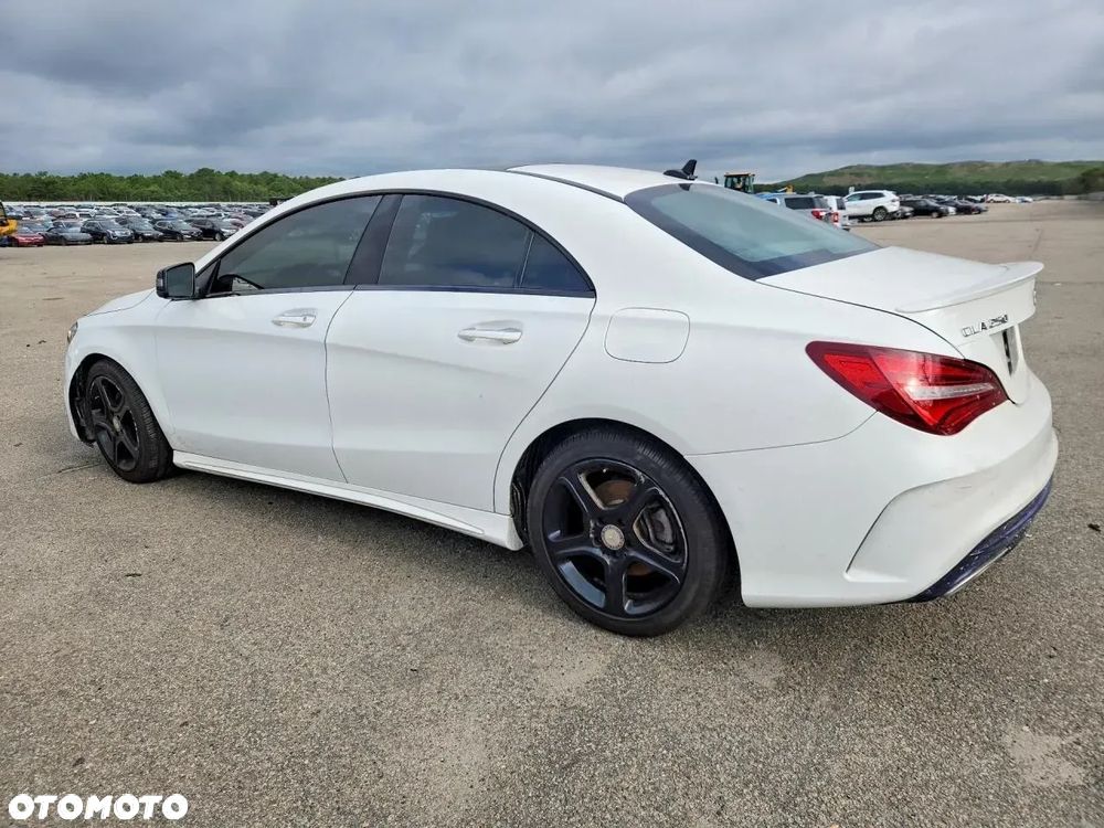 Mercedes-Benz CLA 250 4Matic 7G-DCT AMG Line - 3