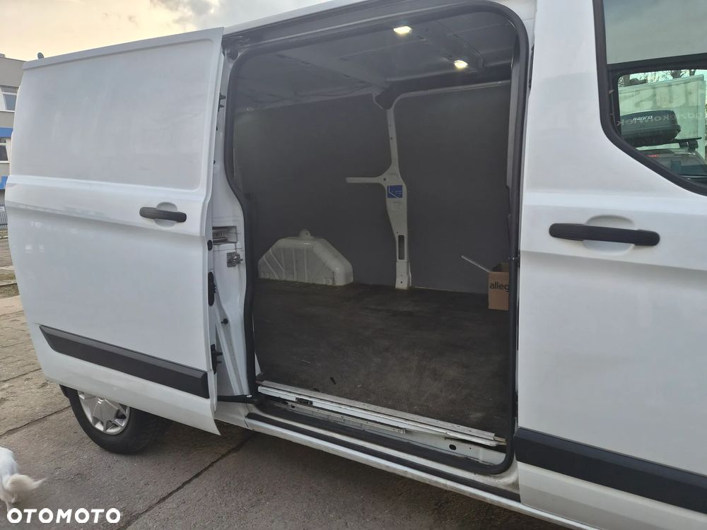 Ford TRANSIT CUSTOM - 24