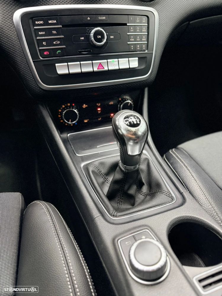 Mercedes-Benz A 180 d AMG Line - 17