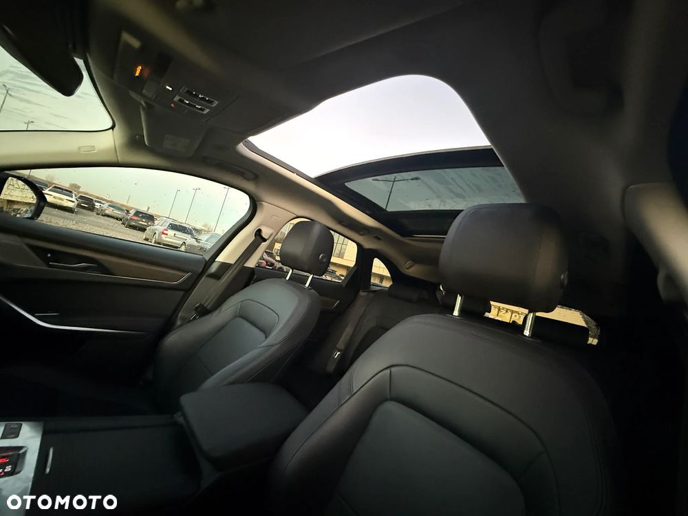 Jaguar F-Pace - 5