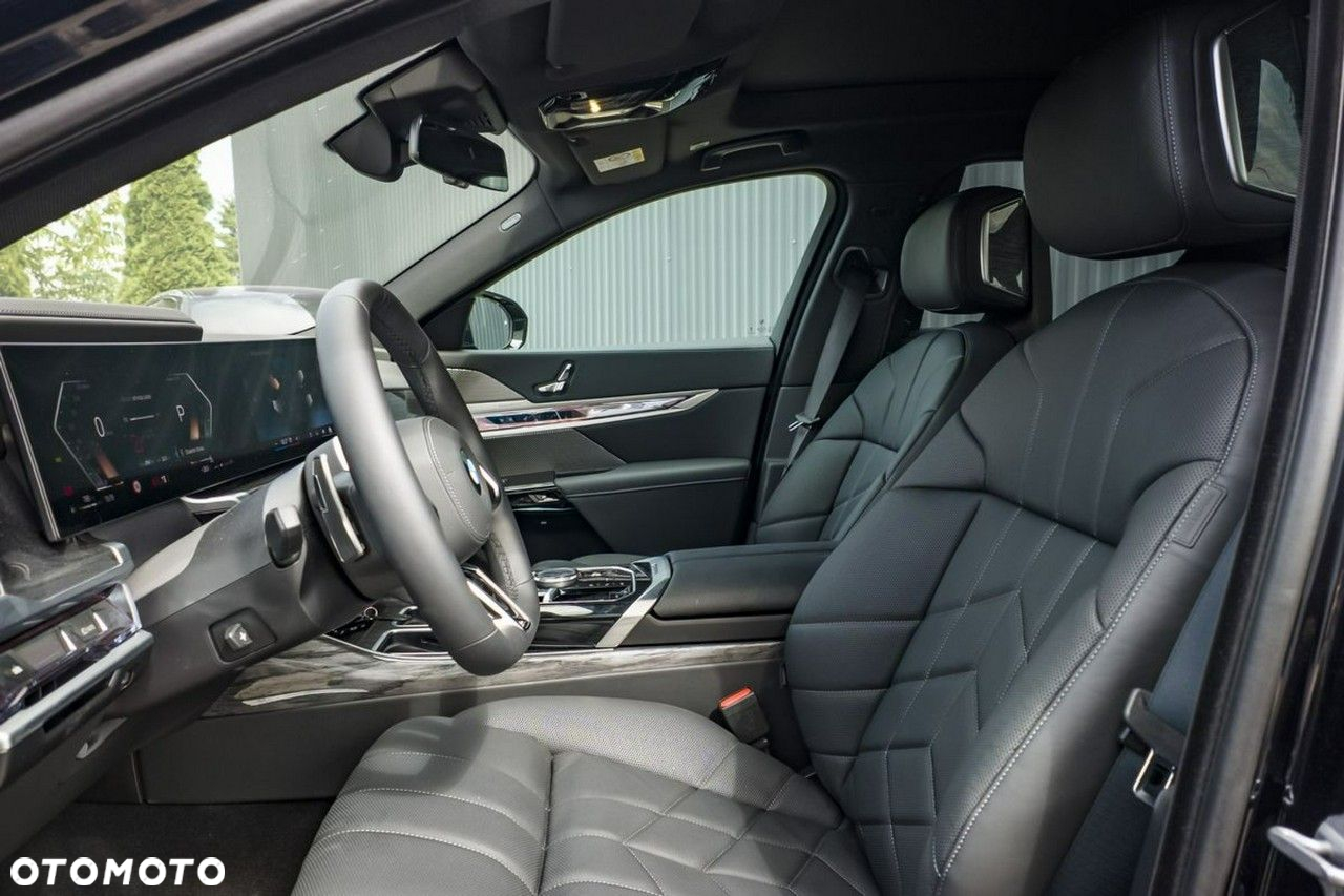 BMW Seria 7 - 16