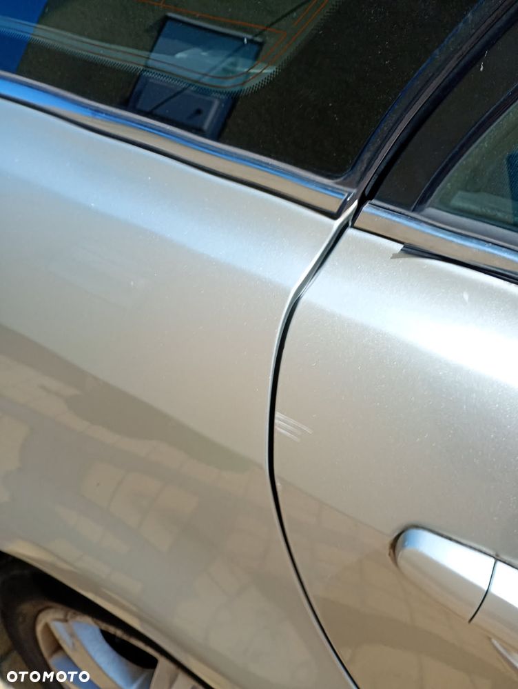 Toyota Avensis - 14