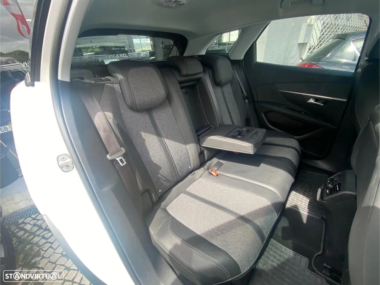 Peugeot 3008 BlueHDi 130 Stop & Start EAT8 Allure - 15