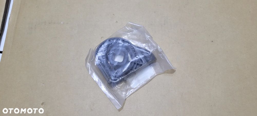 WSPORNIK CHŁODNICY GÓRNY KIA PROCEED 21- LIFT