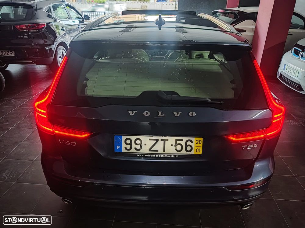 Volvo V60 2.0 T8 AWD TE Momentum Plus - 34