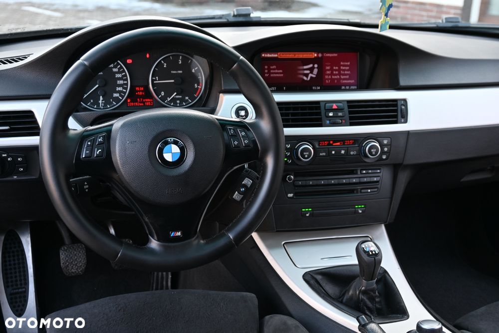 BMW Seria 3 318d DPF Edition Sport - 25