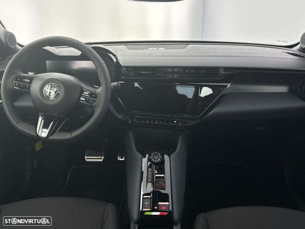Alfa Romeo Junior 54 kWh Intensa - 10