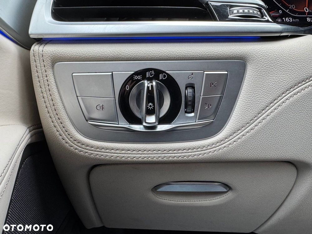 BMW Seria 7 - 37