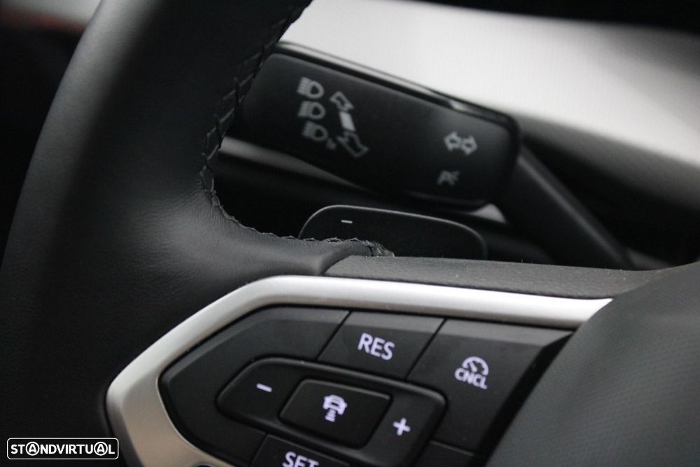 Volkswagen Golf 1.5 TSI e-Hybrid Style DSG — fotografia 9
