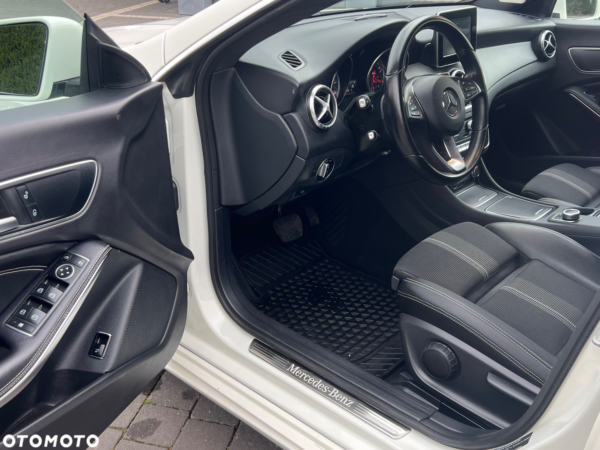 Mercedes-Benz CLA Shooting Brake 200 7G-DCT - 21