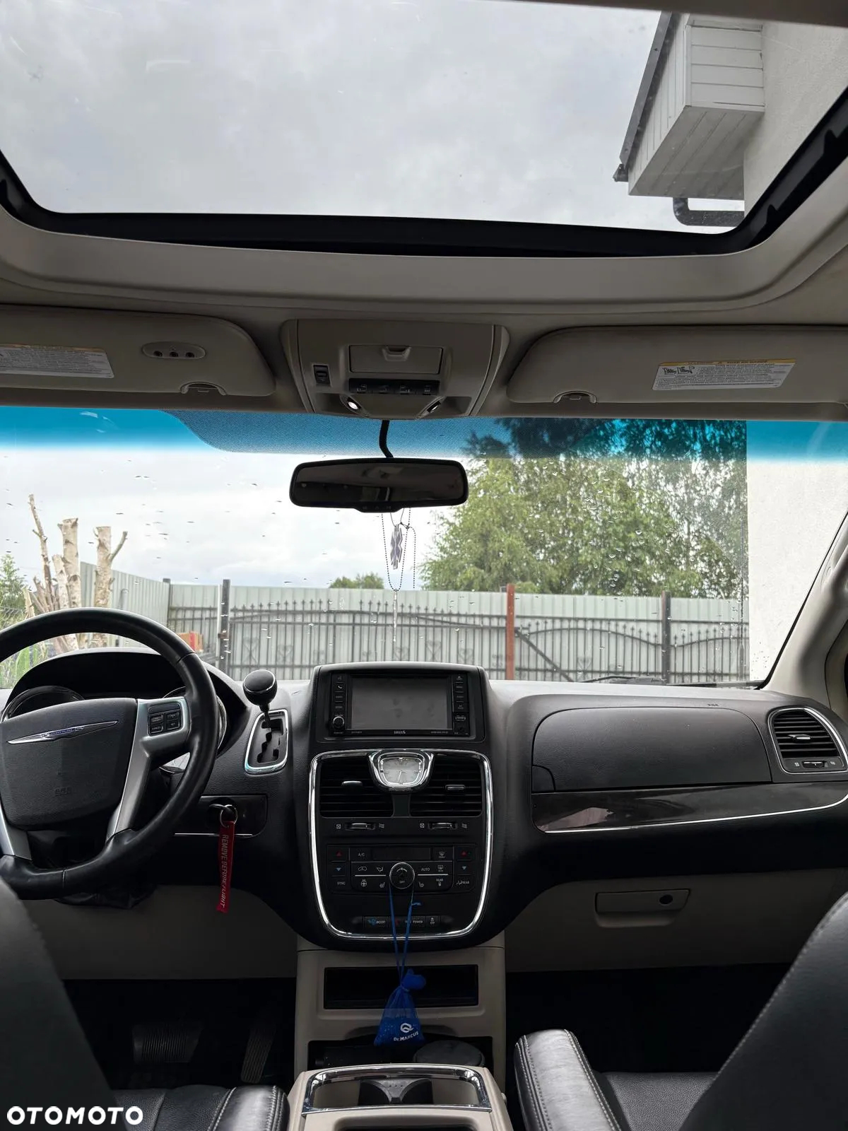 Chrysler Town & Country 3.6 Limited - 9