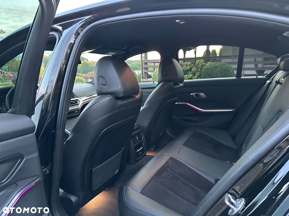 BMW Seria 3 320d xDrive - 14
