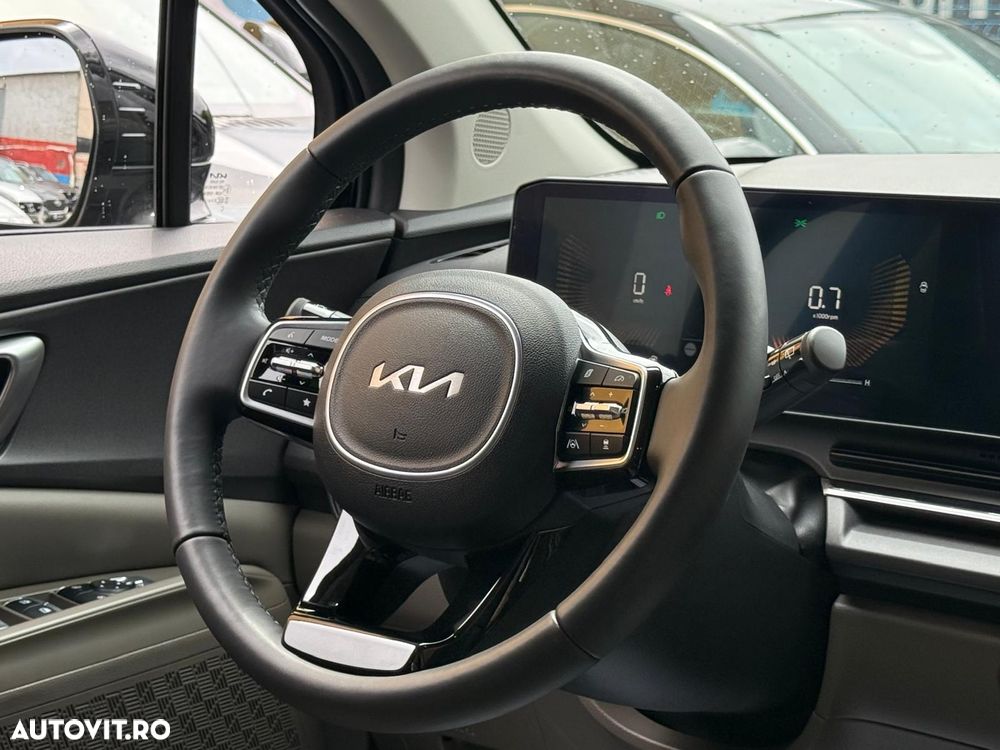 Kia Carnival - 9