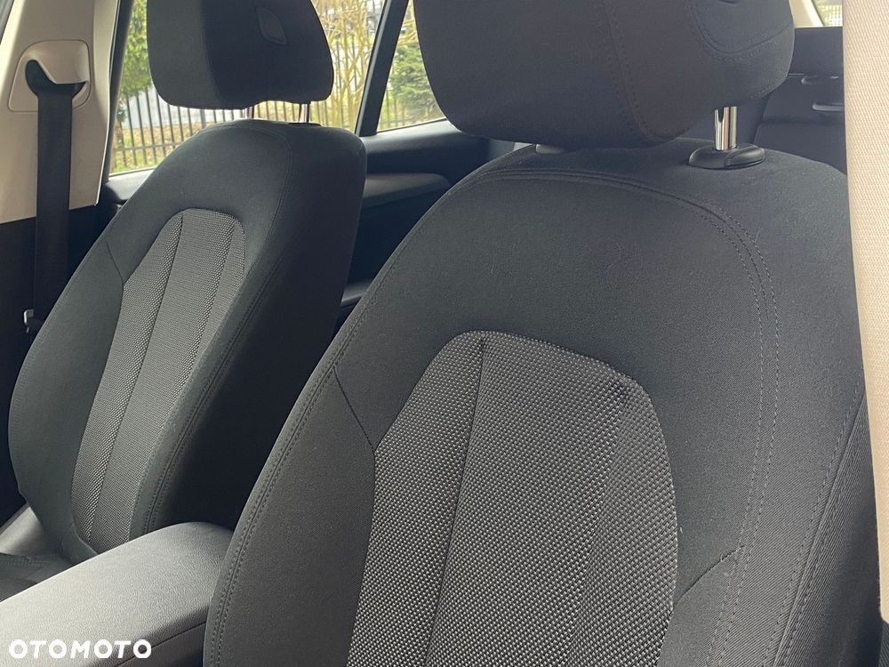 BMW X3 xDrive20i Advantage - 23