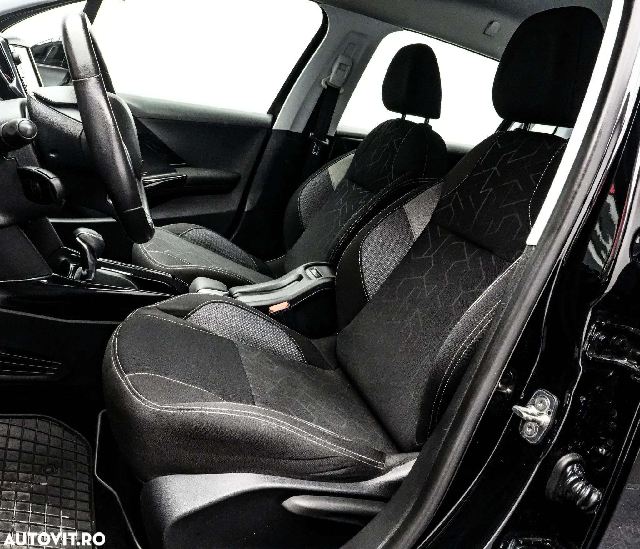 Peugeot 2008 1.2 PureTech Turbo EAT6 S&S Allure - 14