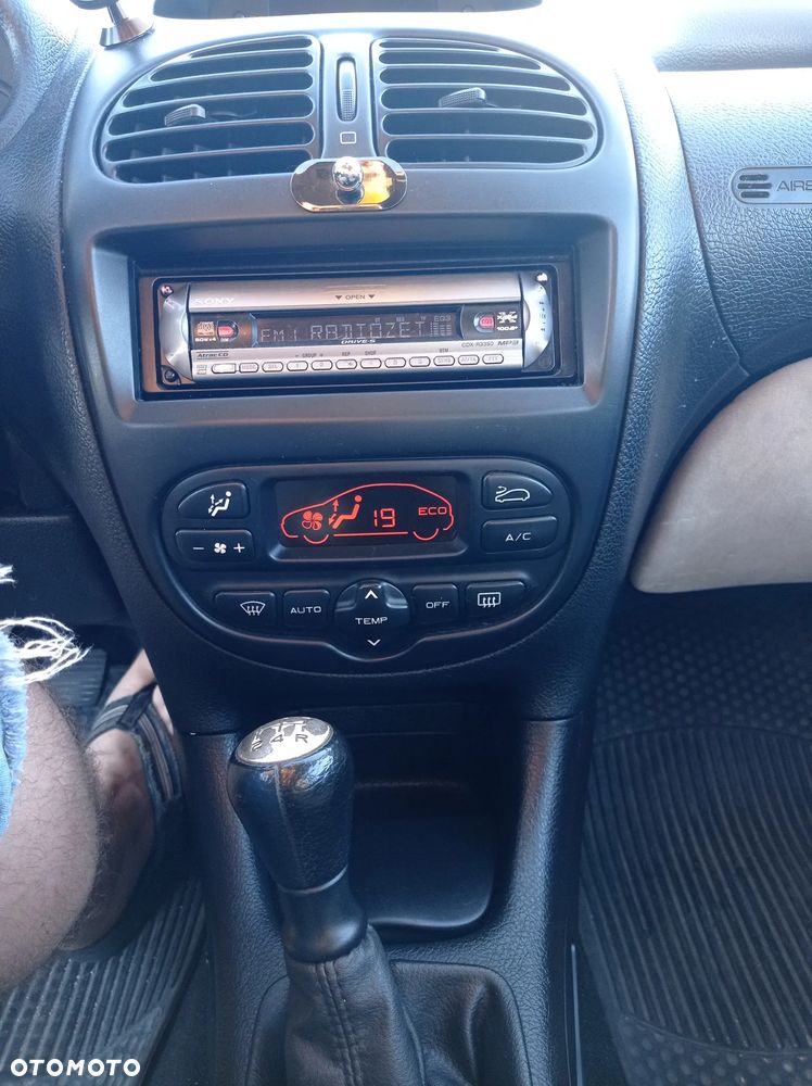 Peugeot 206 1.4 Trendy - 12