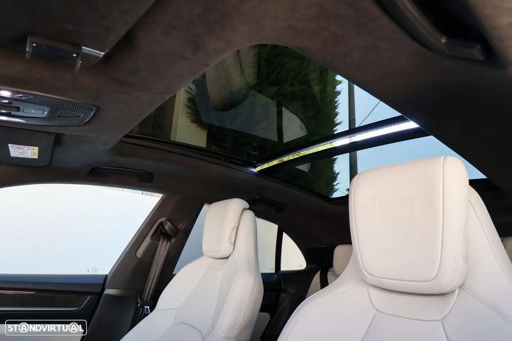 Porsche Macan Electric 4 - 17