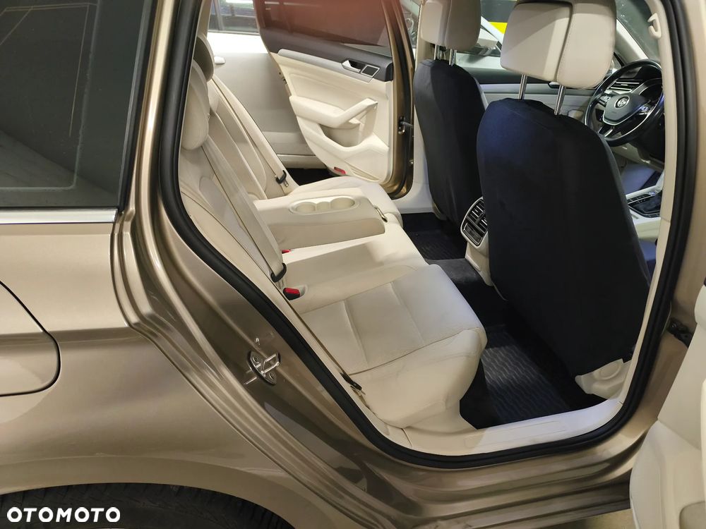 Volkswagen Passat 1.4 TSI ACT (BlueMotion Technology) DSG Comfortline - 11