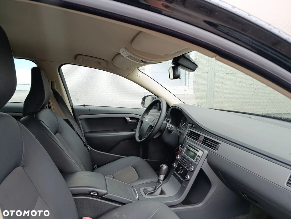 Volvo V70 2.0 - 25
