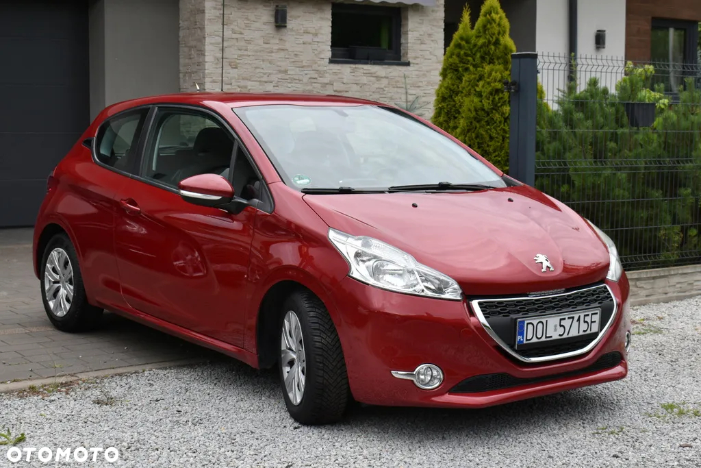 Peugeot 208 - 4