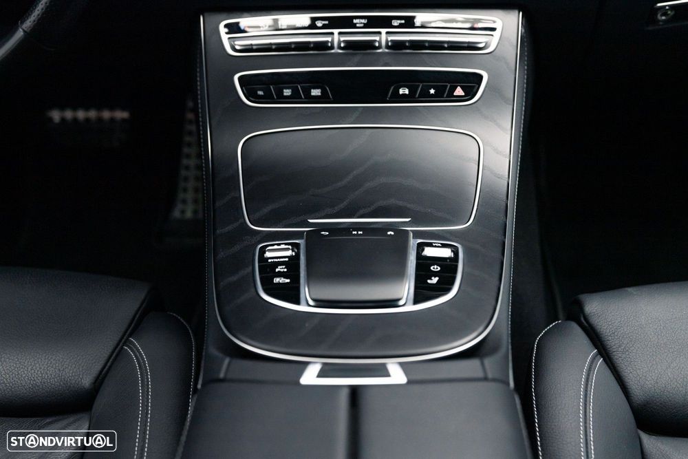 Mercedes-Benz E 300 de 9G-TRONIC AMG Line - 37