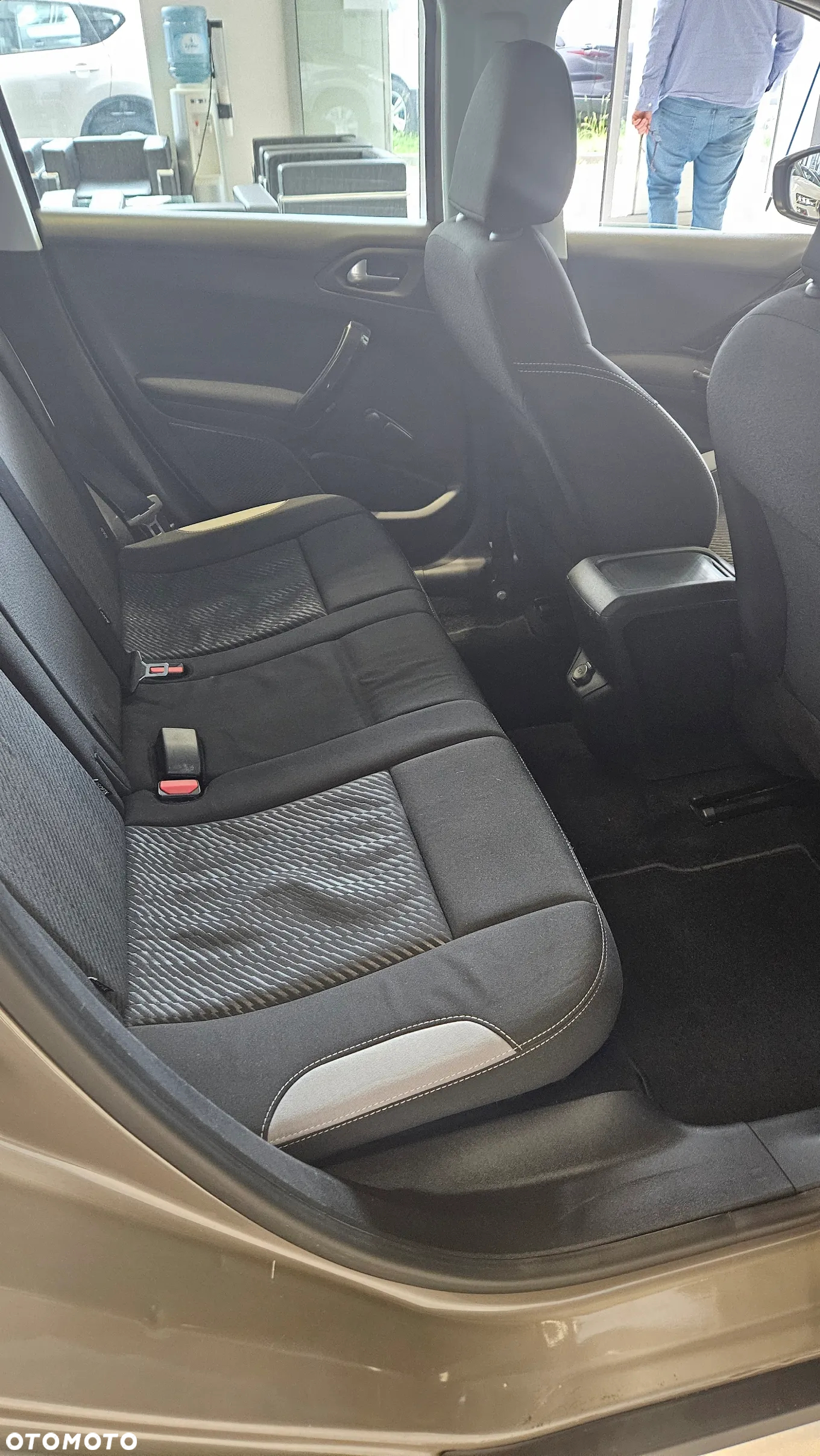Peugeot 2008 1.2 Pure Tech Style - 13
