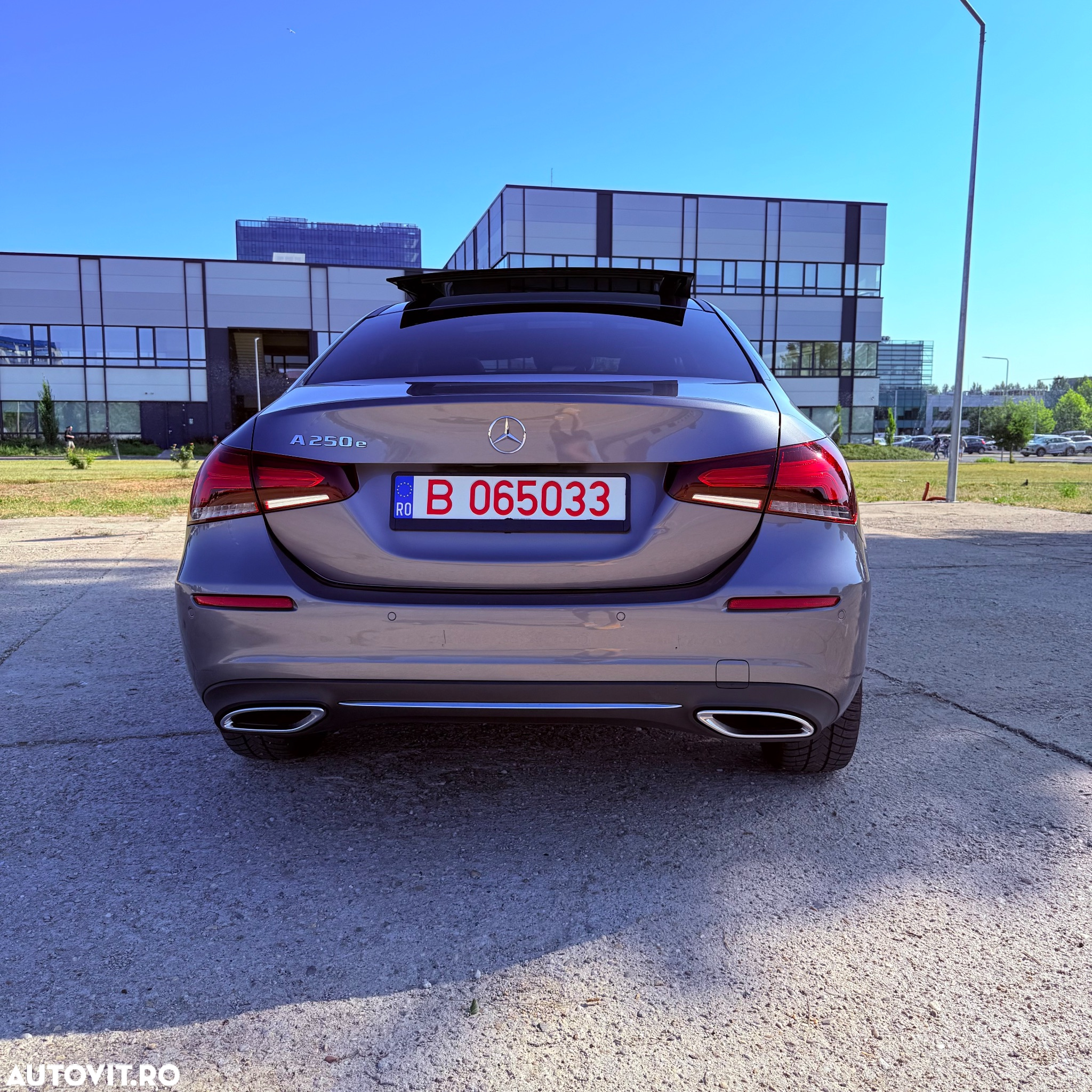 Mercedes-Benz A 200 4Matic 8G-DCT Edition 2021 - 15