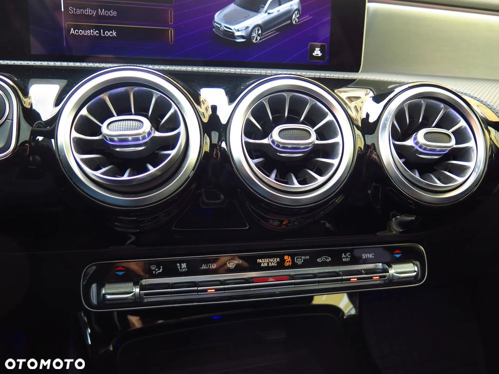Mercedes-Benz Klasa A 250 4-Matic 7G-DCT - 24