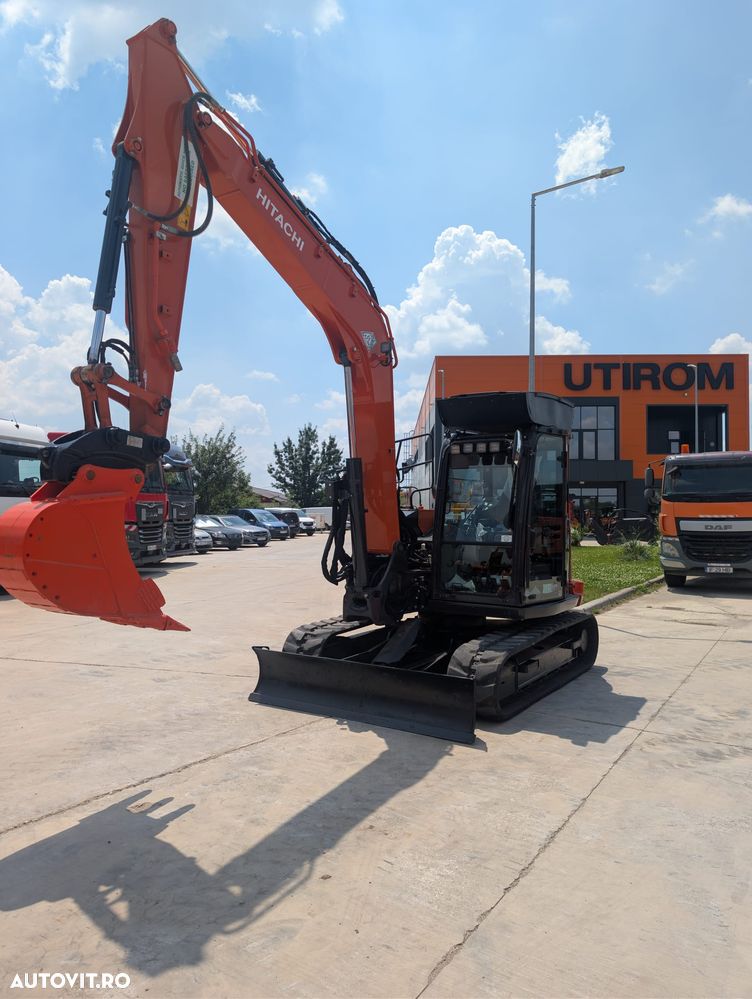 Hitachi ZX85USB-6, 2022, 2.513 ore, Masa 8,6 tone, CUPLA RAPIDA HIDRAULICA+3 CUPE NOI, inst picon pe brate, Camera pt masalier, Aer cond, senile cauciuc 90% ok, ad sapare 6m, computer de bord in romana, CA NOU, posibil leasing 4 ani, PROMOTIE 62.900 Euro+tva - 37