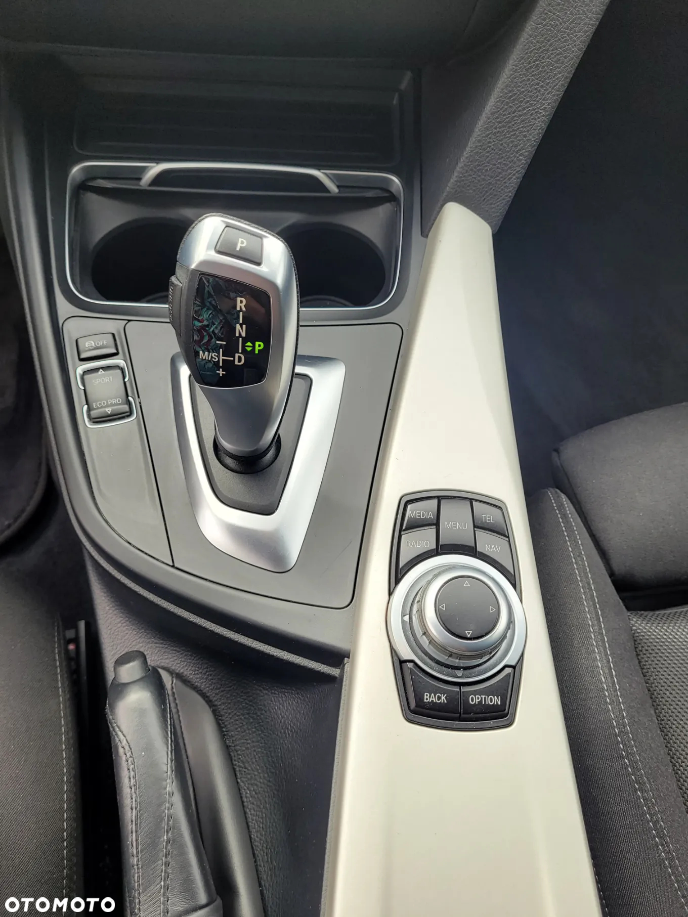 BMW Seria 3 318i - 16