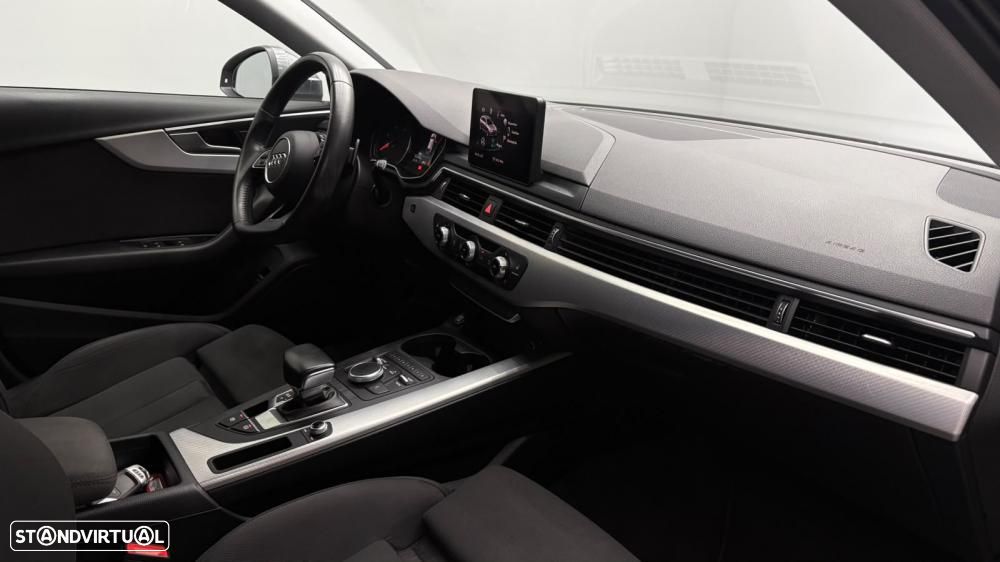 Audi A4 Avant 35 TDI Sport S tronic - 33