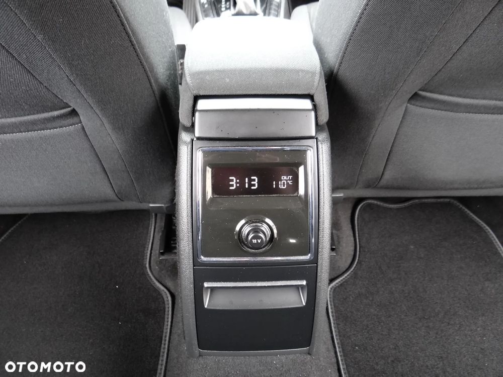 Skoda Superb 2.0 TDI DSG FAMILY - 39