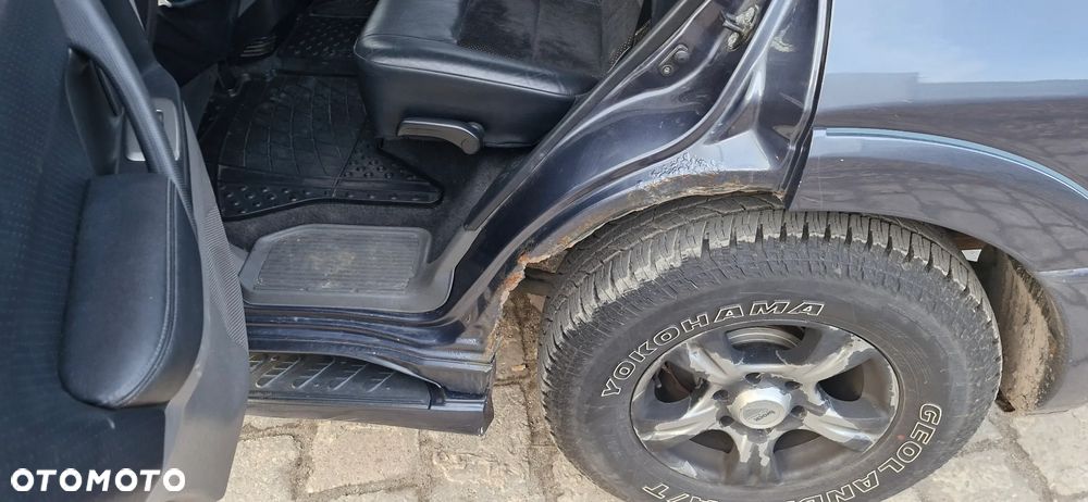 Mitsubishi Pajero - 13