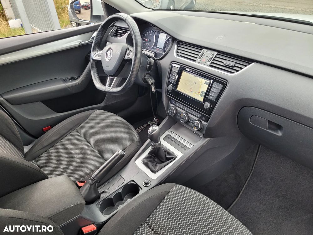 Skoda Octavia 1.6 TDI Ambition - 8